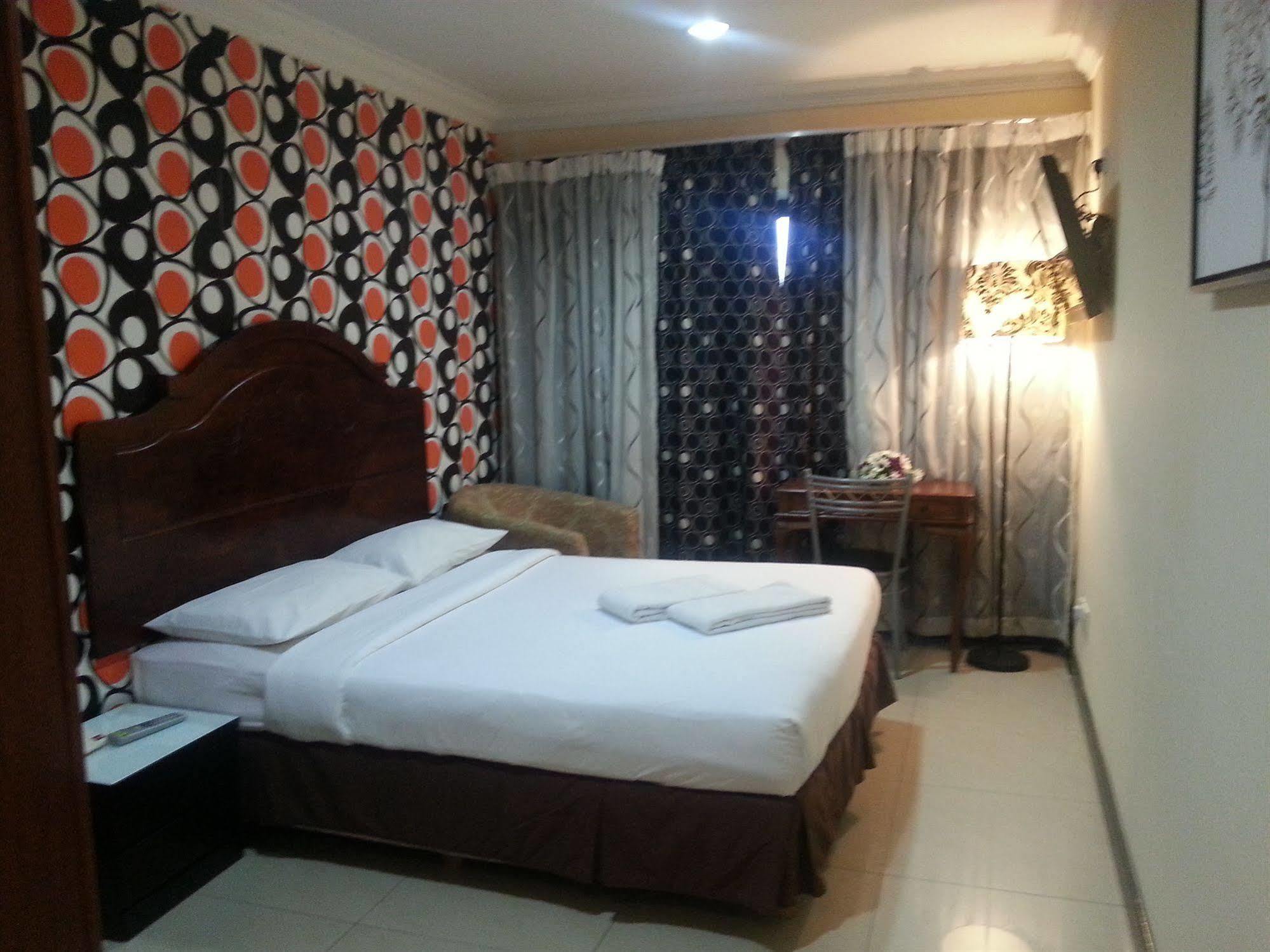 Oyo 390 Mayview Glory Hotel Куала-Лумпур Экстерьер фото